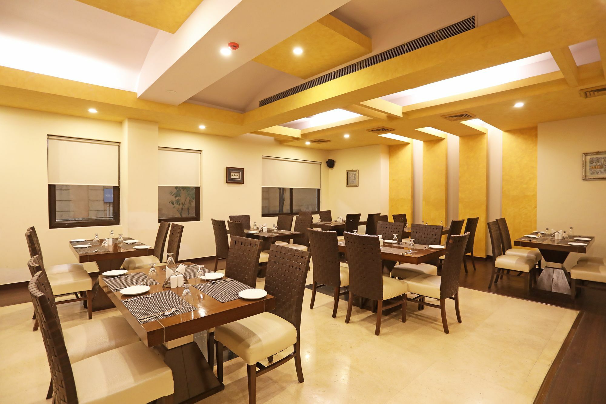 Oyo 9771 Hotel Glitz Westend Inn New Delhi Exterior photo
