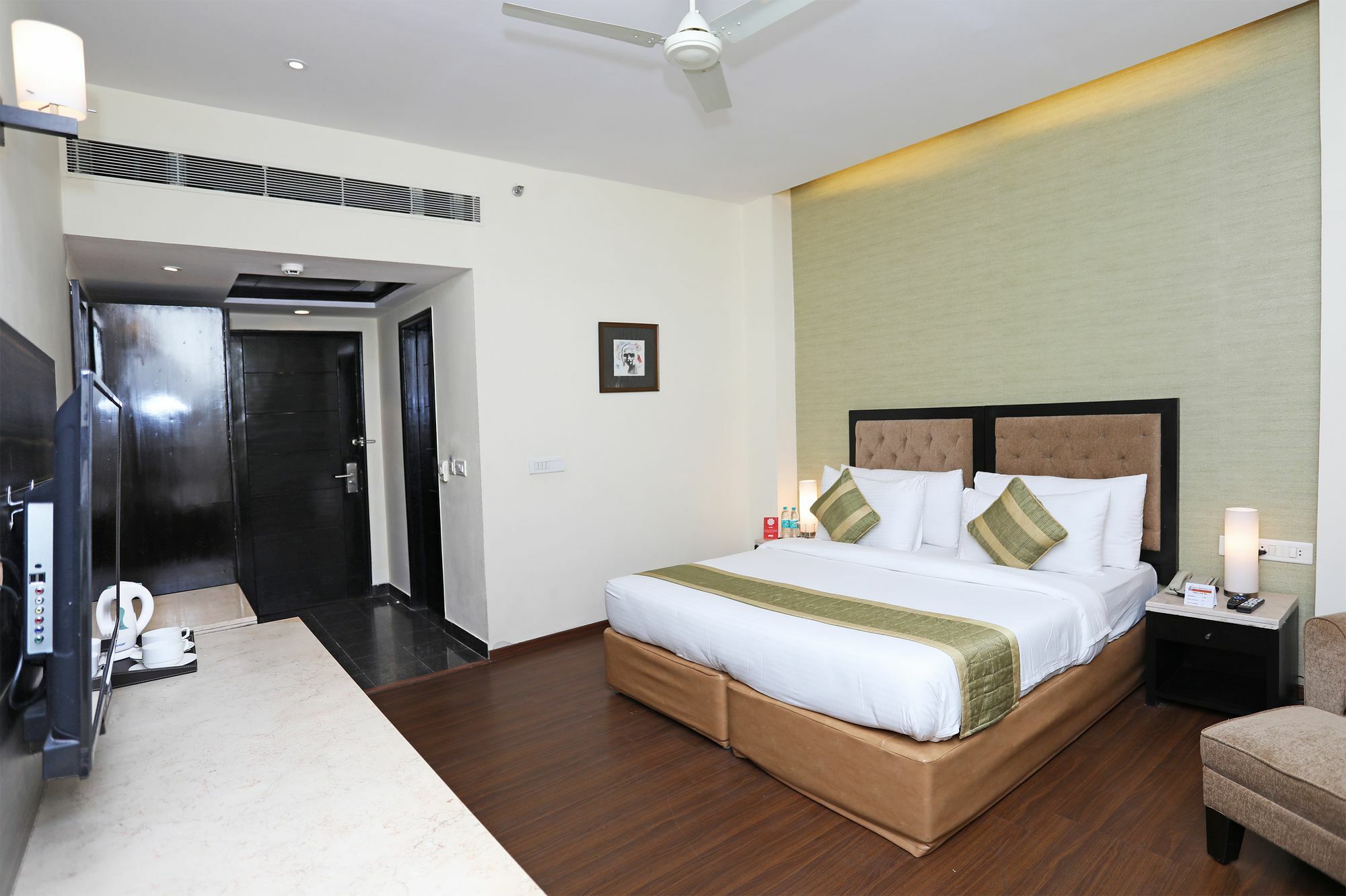 Oyo 9771 Hotel Glitz Westend Inn New Delhi Exterior photo